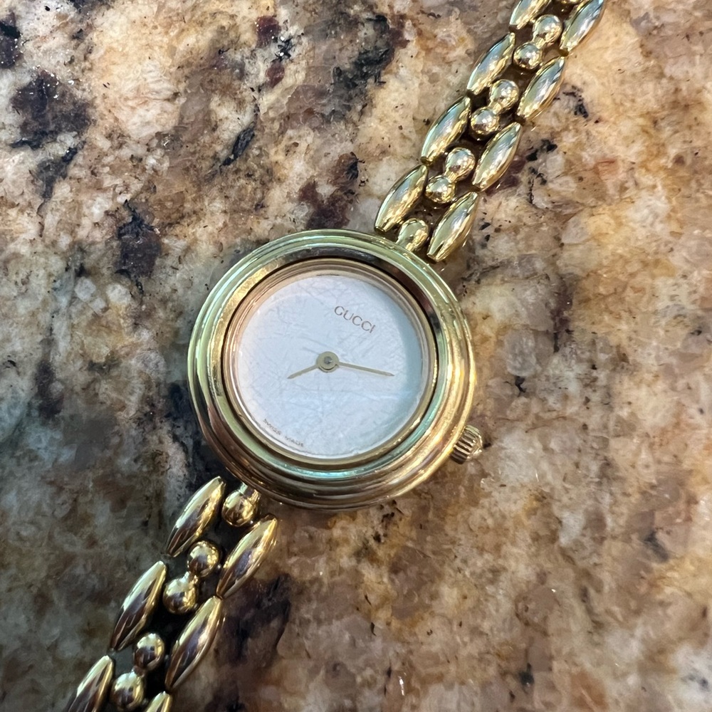 Women’s vintage Gucci watch - Picture 4 of 6